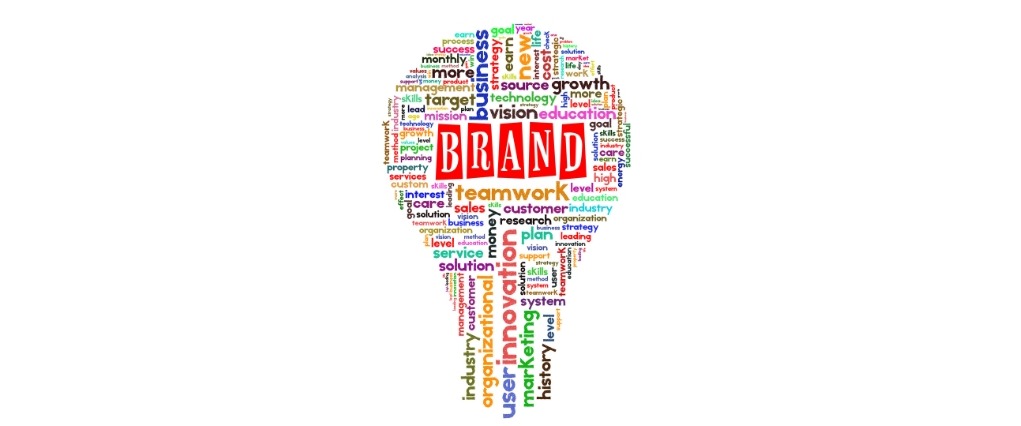 lichtbulb met bedrijfskundige woorden zoals: brand, teamwork, innovatie, marketing, business