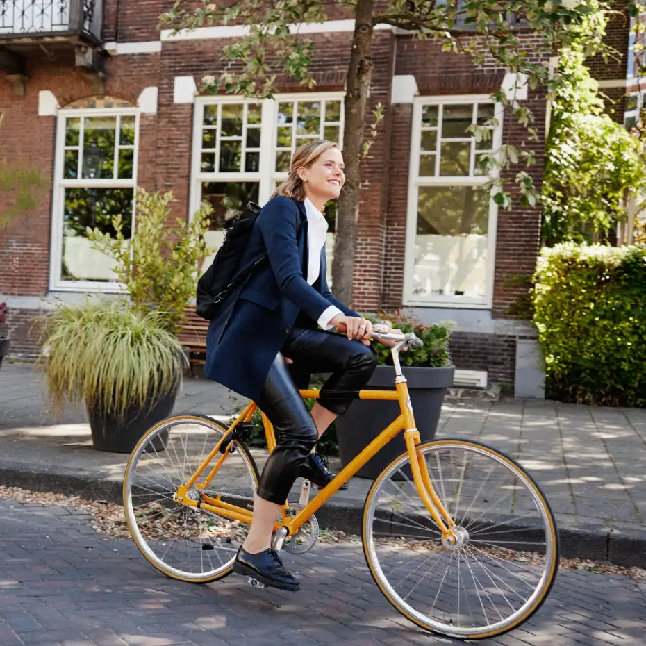 Unique-sollicitant Unique-fietsend-naar-werk